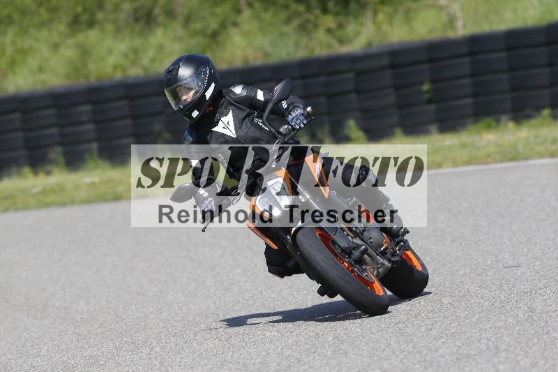 /Archiv-2025/09 22.04.2025 Cornu Master School ADR/rot-rouge/1